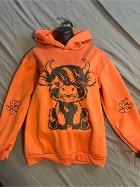 Orange Graphic Hoodie Cute Sweatshirt with Highland Cow Design